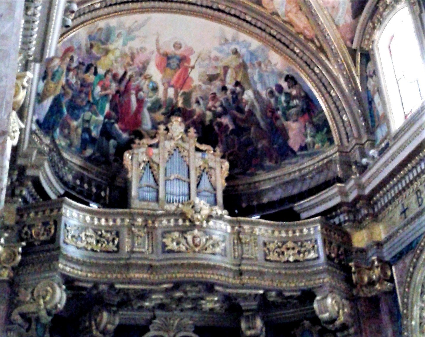 Organ Gallery of the Basilica with the 1781 Santucci organ